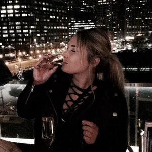 Meet your Posher, Kelly